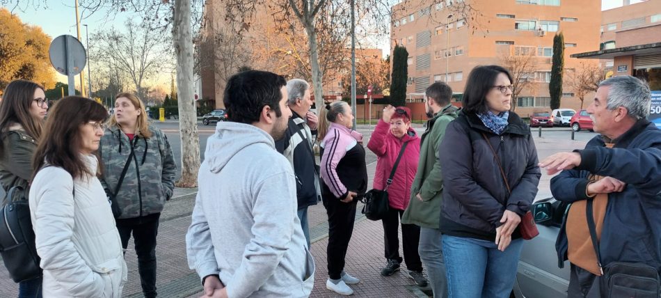 Asociaciones vecinales de Espartales e Izquierda Unida condenan la falta de mantenimiento de las viviendas de la Empresa Municipal de la Vivienda