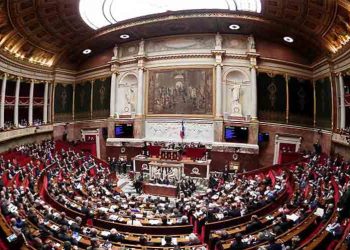 Extensión de edad de jubilación centra debates de diputados franceses