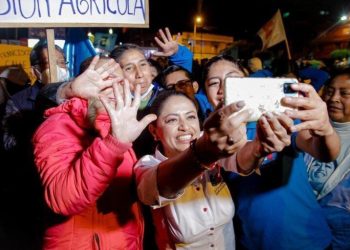 Candidatos en Ecuador realizan actos de cierre de campaña electoral