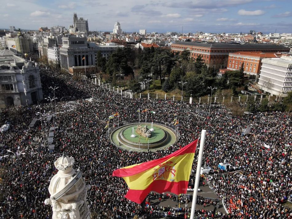 Madrid y Santiago de Compostela defienden la sanidad pública