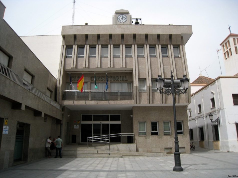 <strong>Izquierda Unida denuncia “la falta de transparencia deliberada” en el Ayuntamiento de Roquetas de Mar</strong>