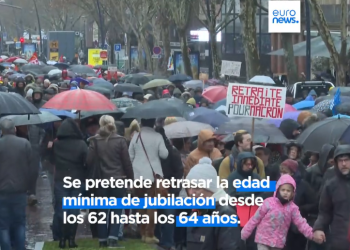 Multitudinarias marchas en la tercera jornada de huelga contra la reforma de las pensiones en Francia