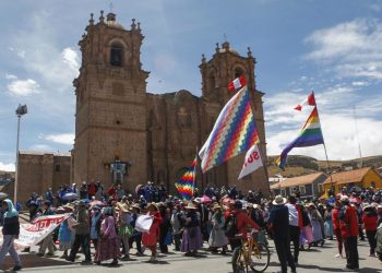 Aymaras alertan de una guerra civil si el gobierno envía más militares a Puno