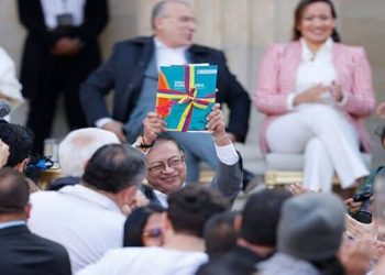 Gobierno colombiano presenta su reforma al sistema de Salud