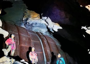 Denuncian el grave destrozo en la cueva de Lezetxiki de las obras del TAV