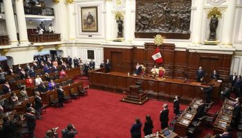 Congreso peruano debate una vez más adelanto de elecciones