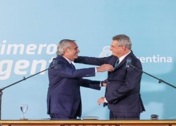 Presidente de Argentina juramenta al nuevo jefe de Gabinete