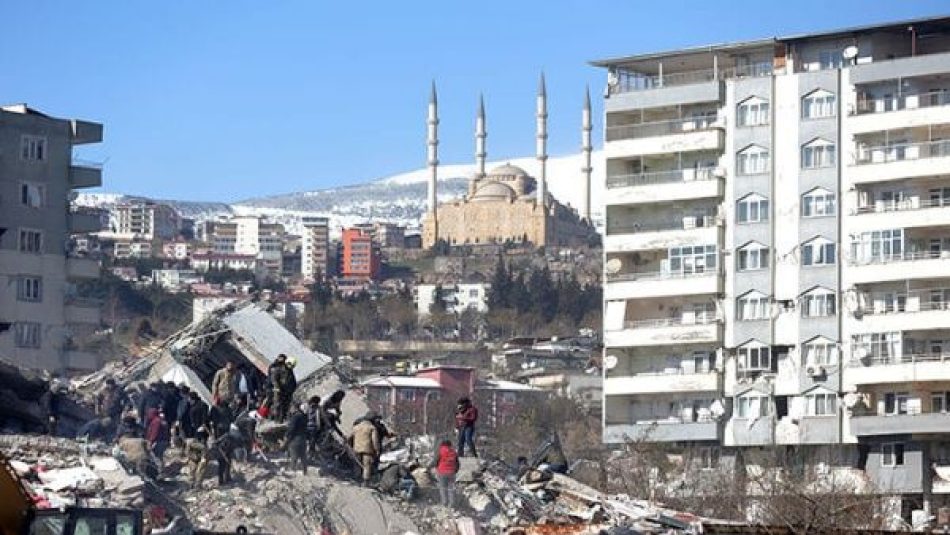 Cifra de muertos por sismo en Türkiye y Siria supera los 16.000