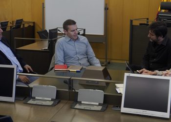 Unidas Podemos se reúne con los controladores aéreos y rechaza frontalmente la privatización de torres de control