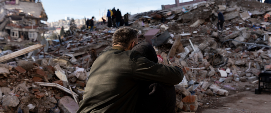 CEAR pide garantizar protección de la población afectada por el terremoto y años de guerra