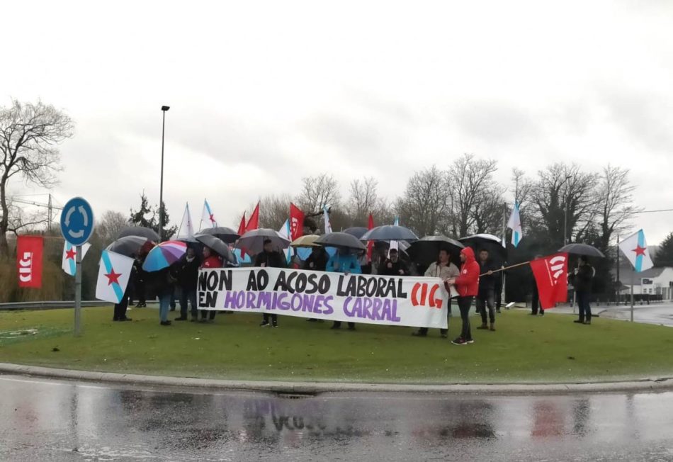 Traballadores/as de Hormigones Carral mobilízanse contra o acoso laboral e a represión sindical