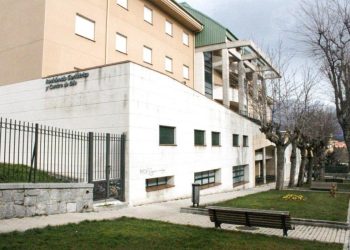 La sarna aparece en una residencia de San Lorenzo de El Escorial y se expande a otras, por la negativa a dar la baja médica a los y las profesionales contagiados