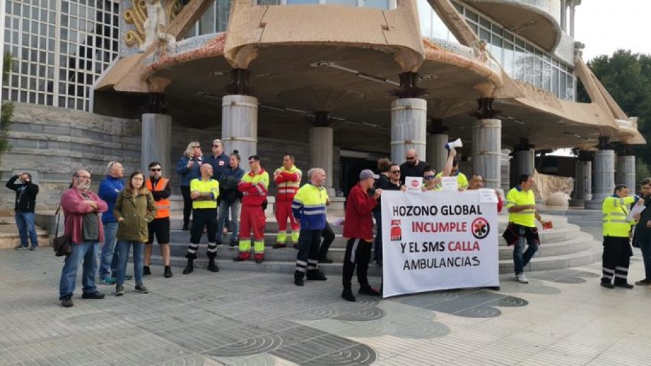 CGT se concentró frente a la Asamblea Regional de Murcia para exigir que el SMS y Hozono Global cumplan el PPT