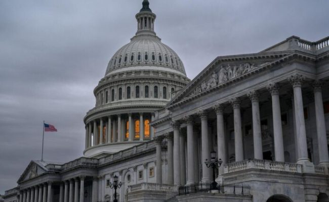 Washington respira tras evitar el cierre de gobierno in extremis en el Capitolio