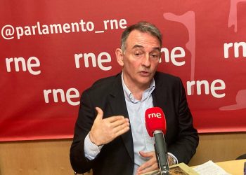 Enrique Santiago pide a los grupos que apoyan al Gobierno un “ejercicio de compromiso con la recuperación de los derechos y libertades” para “no tener que sufrir más la ‘ley mordaza’”