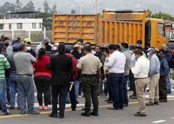 Paro de transportistas en ciudades de Ecuador