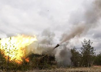 Fuerzas rusas avanzan sobre Márinka en Donetsk
