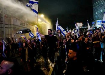 Un 58% de israelíes teme que la crisis generada por la reforma judicial conduzca a la guerra civil