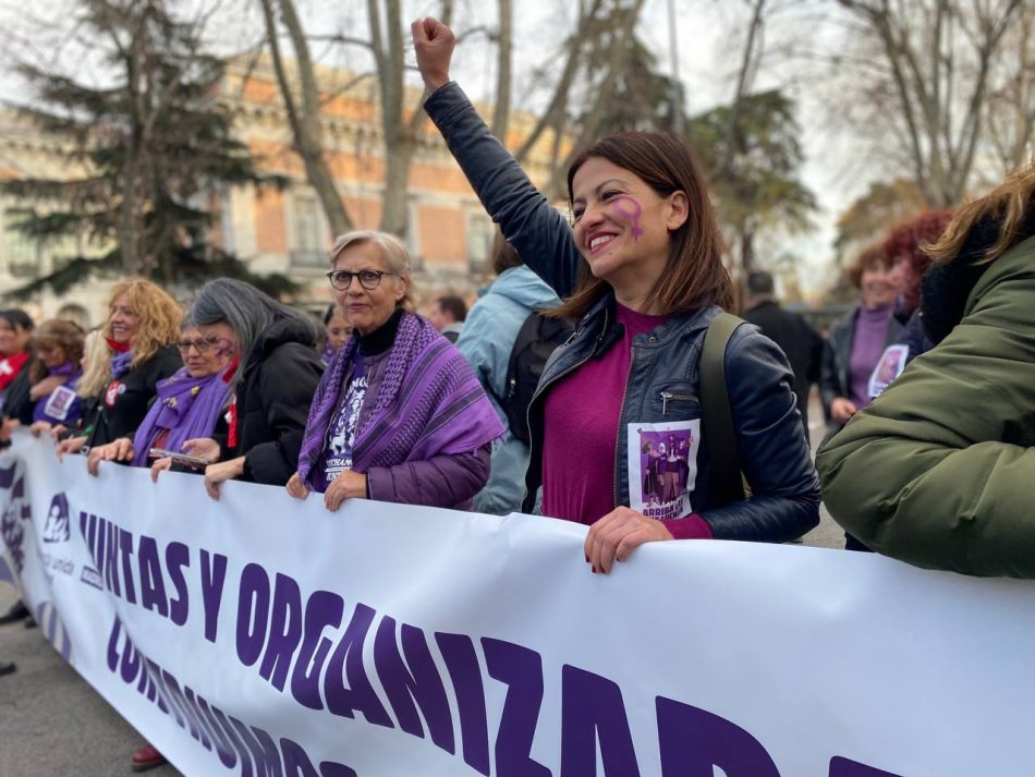 Izquierda Unida considera que “necesitamos muchísimo feminismo para cambiarlo todo, para hablar de un nuevo derecho social, de nuevas relaciones económicas, de vida y de futuro”