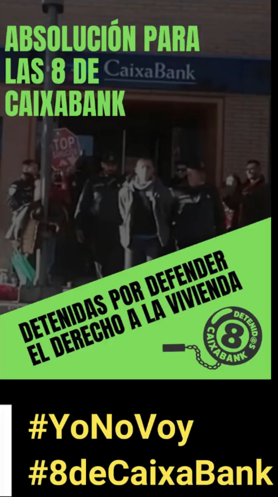 Ocho activistas de la PAH de Guadalajara, a la espera de ser detenidas tras negarse a asistir al juicio a puerta cerrada ordenado por la jueza