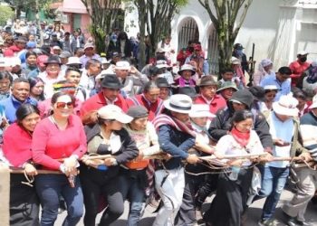 Indígenas ecuatorianos presionan juicio político contra Lasso