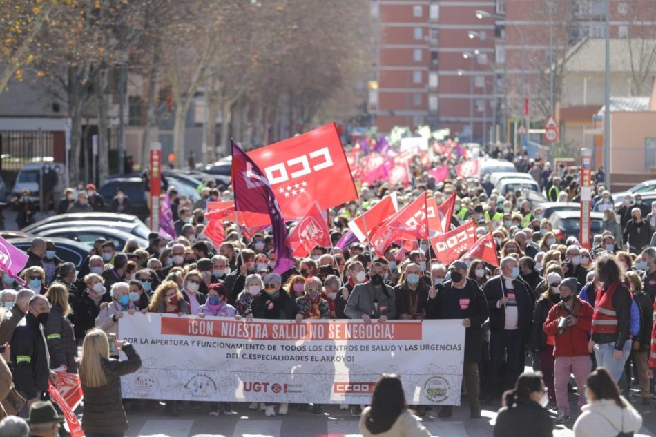 CCOO, CLAVES y UGT se concentran en Fuenlabrada por la Sanidad Pública