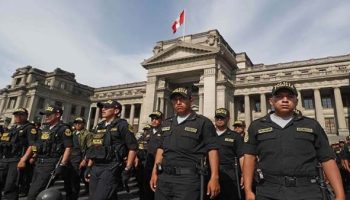 Perú anuncia reforma policial por supuestos casos de corrupción