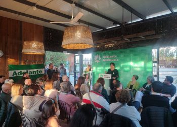 Teresa Rodríguez presenta a Begoña Iza, la candidata de la izquierda andalucista en Alcalá de Guadaíra