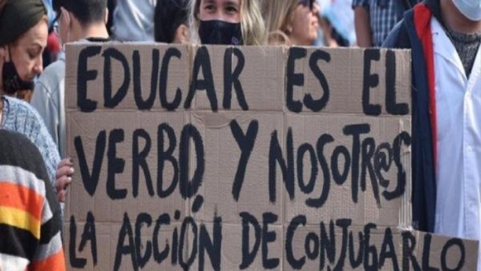 Profesores realizan paro durante reinicio de clases en Uruguay