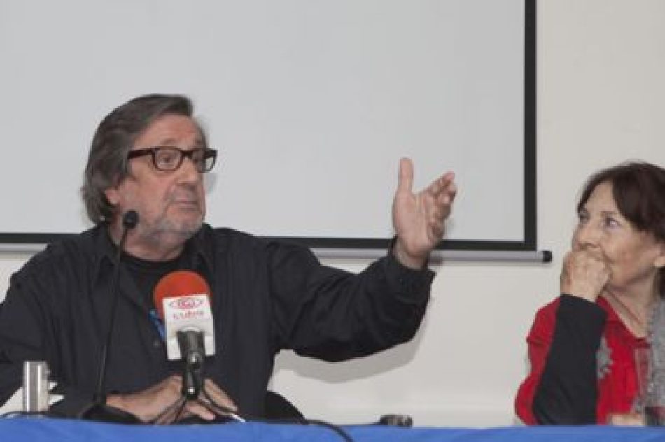 Fallece el periodista cultural Carlos Tena en Cuba