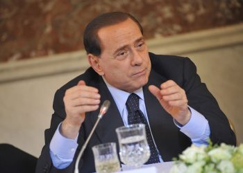 Continúa grave el ex presidente del gobierno italiano Silvio Berlusconi