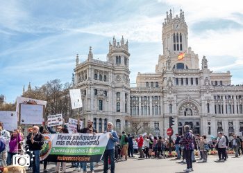 Carabante se reúne por fin con la plataforma Salvemos el Calero (Madrid)