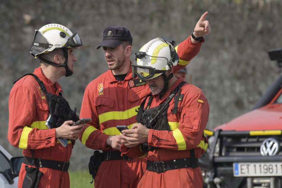 Nueve incendios activos en Asturias obligan al despliegue de medidas extraordinarias de emergencia