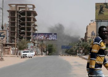 Los enfrentamientos armados continúan en Sudán tras dos semanas
