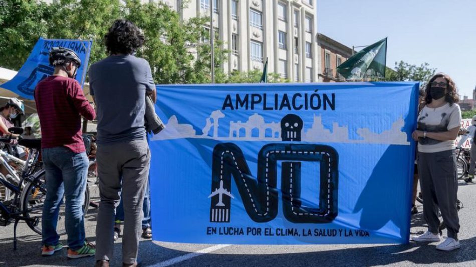 Concentración y mesa redonda en San Fernando de Henares por la reducción del tráfico aéreo y la actividad de Barajas