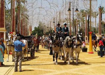 Adelante Andalucía propone suspender los paseos de caballos en la Feria de Jerez cuando haya altas temperaturas y medidas como más abrevaderos, sombras y descansos