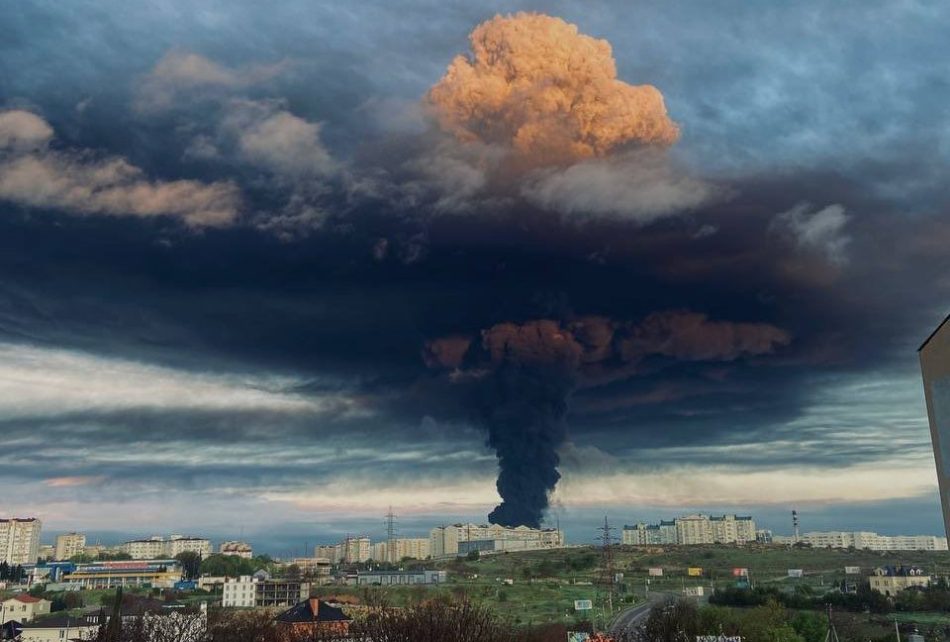 Un ataque ucraniano provoca el incendio de un depósito de combustible en Crimea