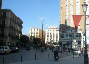 Un vídeo de una actuación policial en Lavapiés desata la indignación vecinal por la violencia empleada por los agentes