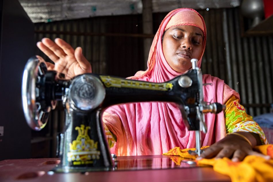 Un tercio de las afectadas por el derrumbe del Rana Plaza (Dhaka, Bangladesh) siguen «traumatizadas» y con problemas físicos y mentales una década después