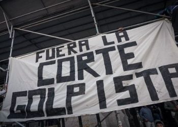Miles de argentinos rechazan persecución a Cristina Fernández