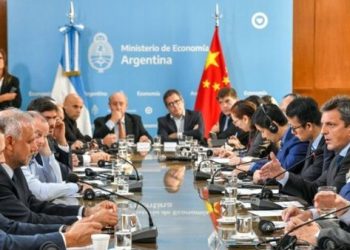 Argentina anuncia pago de importaciones chinas en yuanes