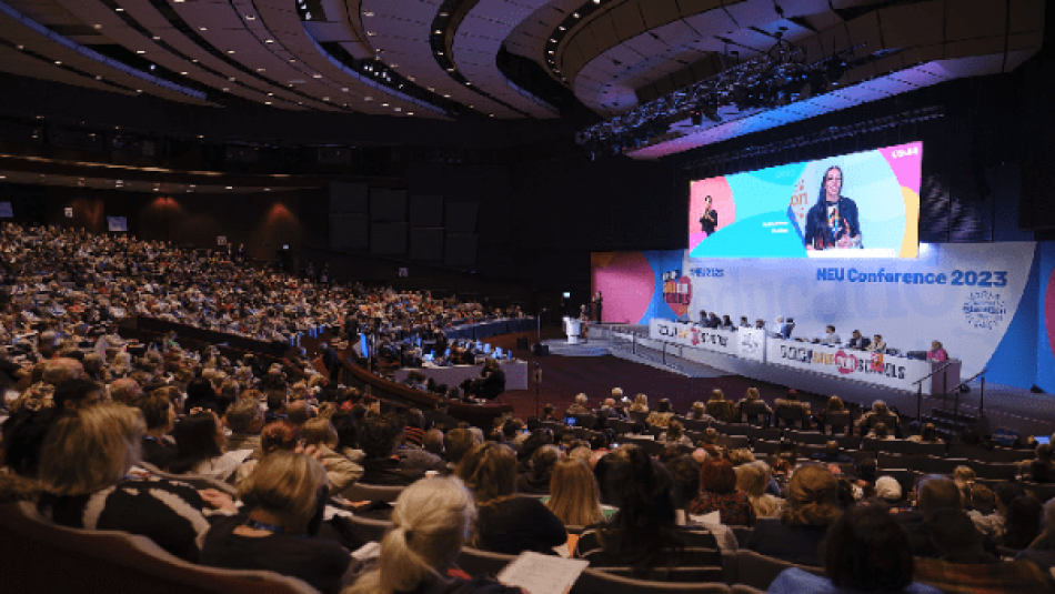 Docentes anuncian nuevos paros por mejora salarial en Reino Unido
