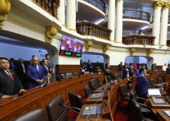 Congreso rechaza debatir vacancia contra presidenta de Perú