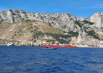 Activan la vigilancia en playas del Campo de Gibraltar por posibles vertidos del granelero OS35
