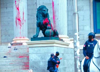 CNT Jerez expresa su apoyo ante las acciones no violentas en la puerta de las Cortes