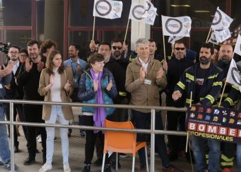 Unidas Podemos se manifiesta con los trabajadores del aeropuerto de Palma y presenta sus enmiendas a la Ley de Movilidad contra la privatización