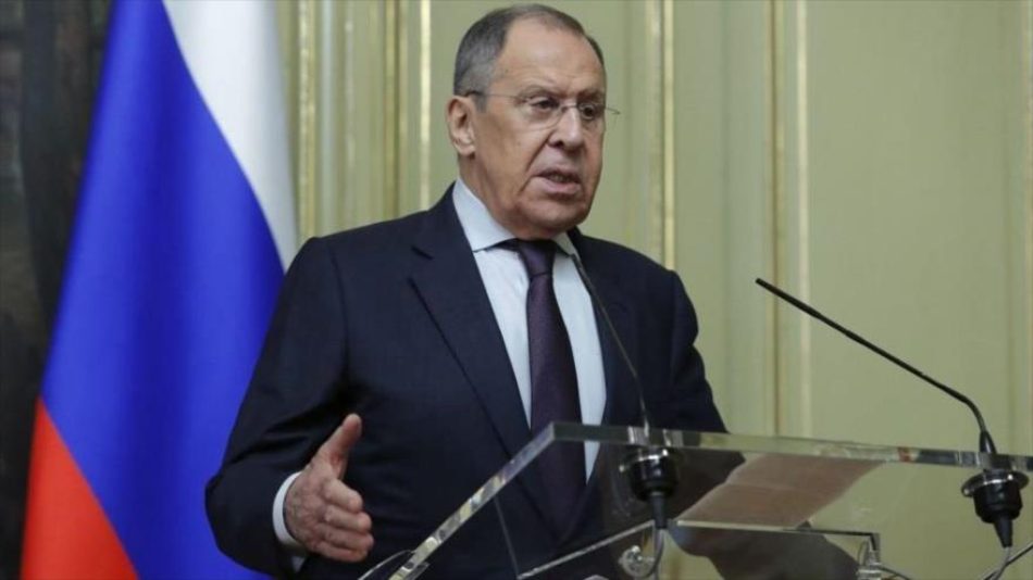 Lavrov: Occidente está “jugando con fuego” al suministrar F-16 a Kiev