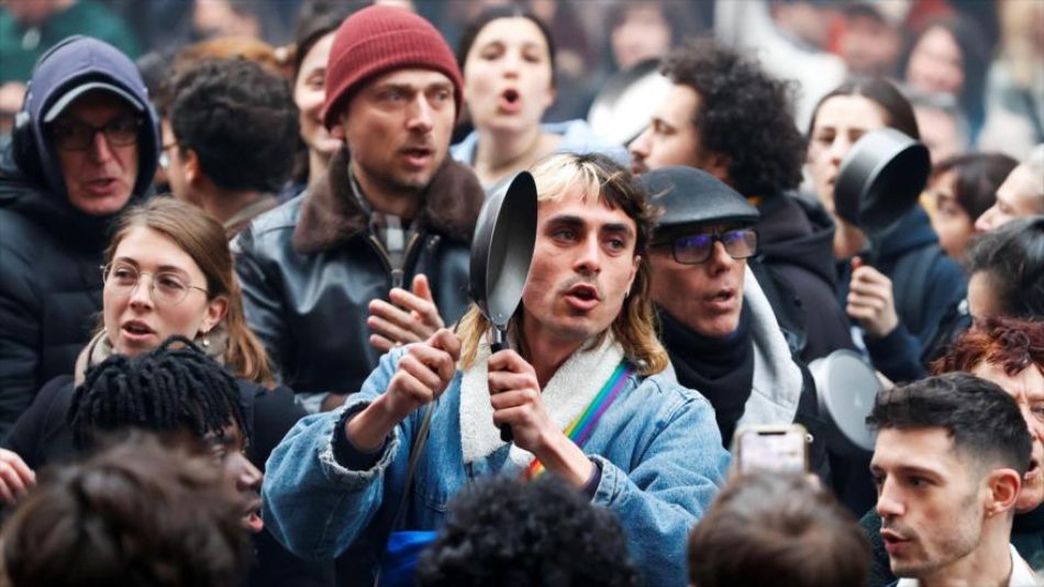 No cesan en Francia protestas contra aumento de edad de jubilación