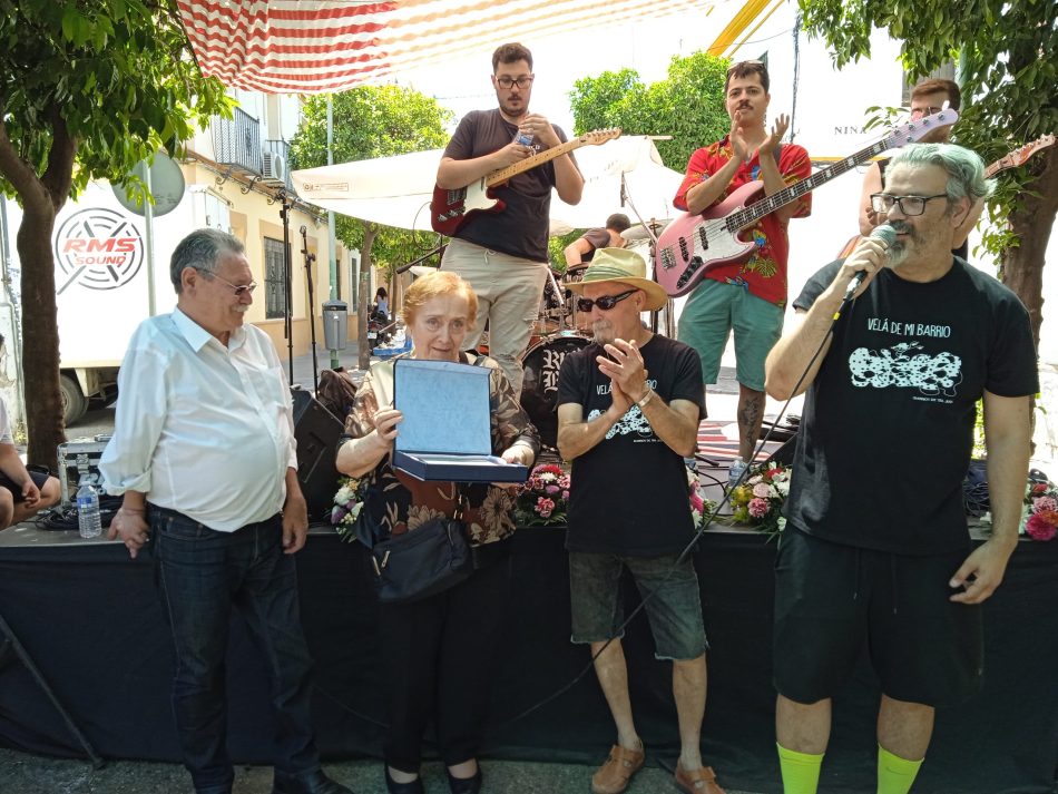 Homenaje en la Velá de Santa Justa a la Plataforma Ciudadana Salvemos la Fabrica de Vidrio La Trinidad