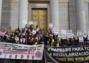 La ILP para la Regularización Extraordinaria de personas migrantes se presenta en el Congreso de los Diputados